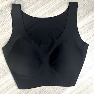 Pretty Well Size Medium Bra with padding NWOT